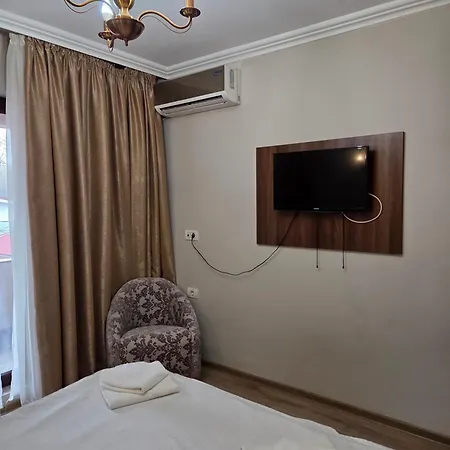 Pensiunea La Iani ゲストハウス 3*